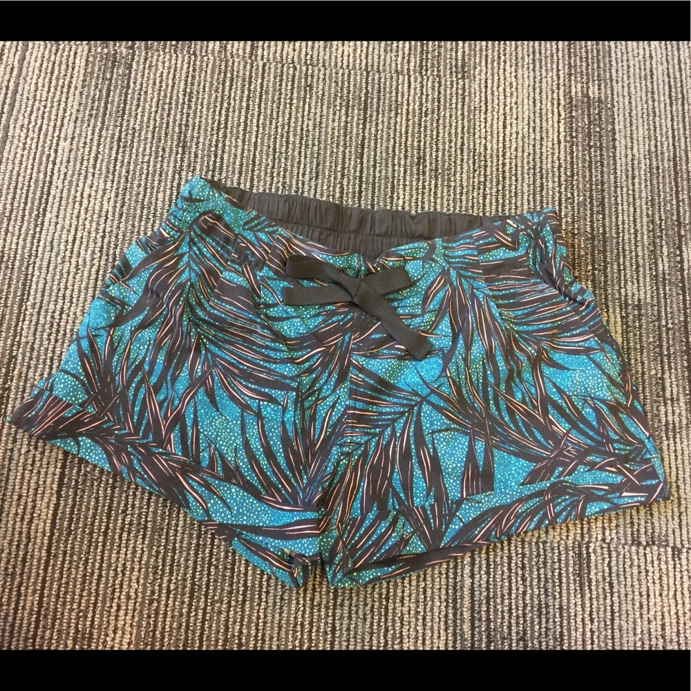 Lululemon pleated print shorts